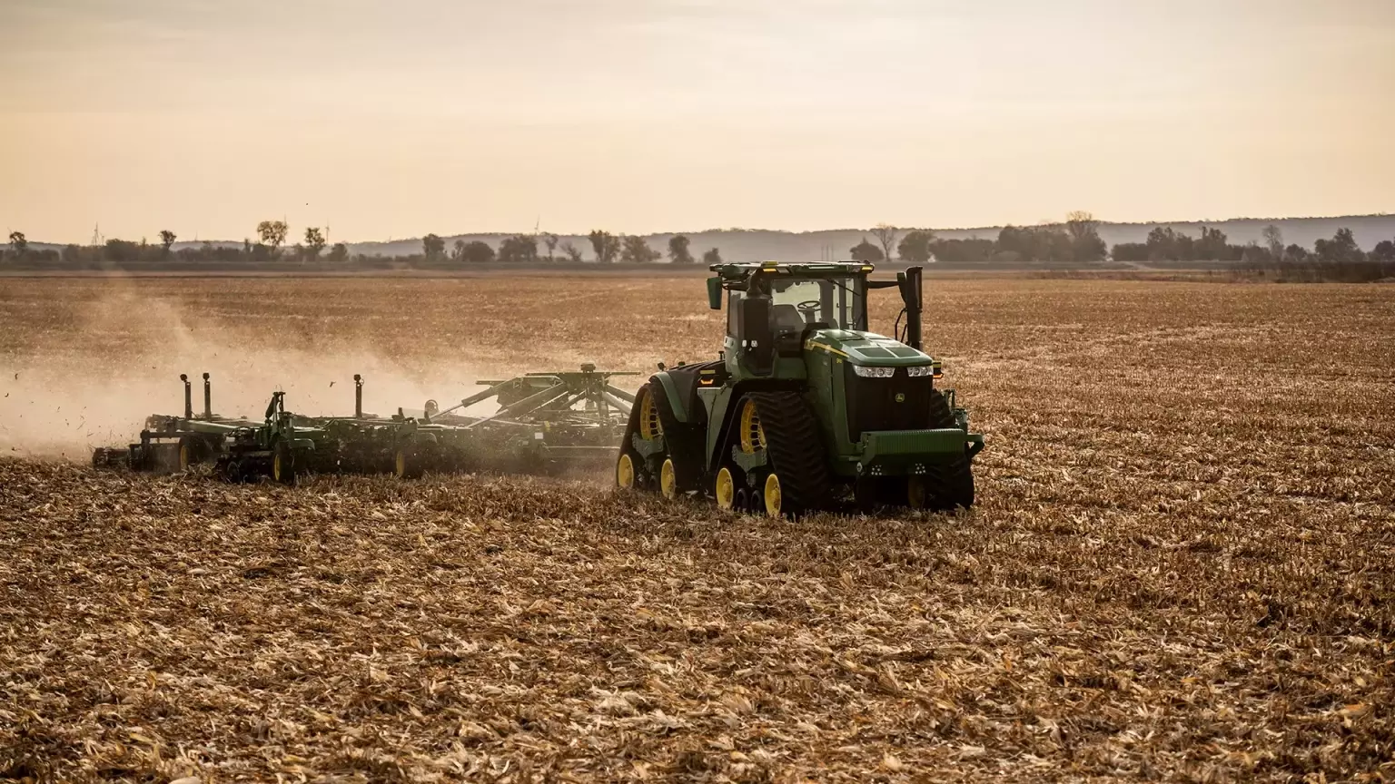 John Deere stellt neue autonome Maschinen und Technologien auf der CES 2025 vor